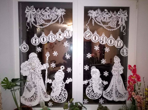 Оригинальные новогодние украшения для дома своими руками на окна 5