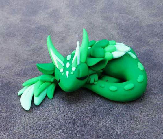 красивый дракон из пластилина для детей 4