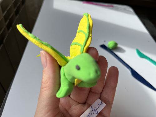 дракон из воздушного пластилина для детей 8